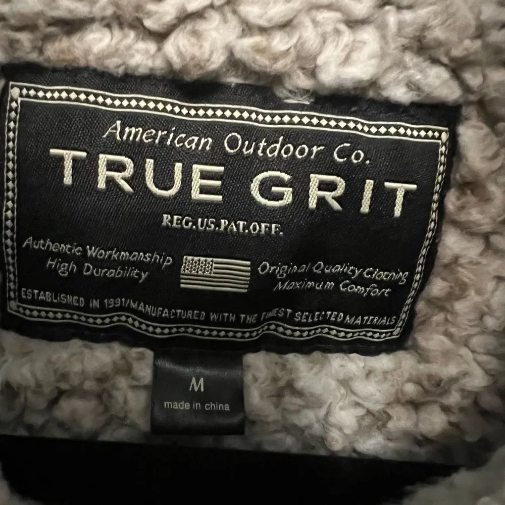 True grit Sherpa vest men’s medium